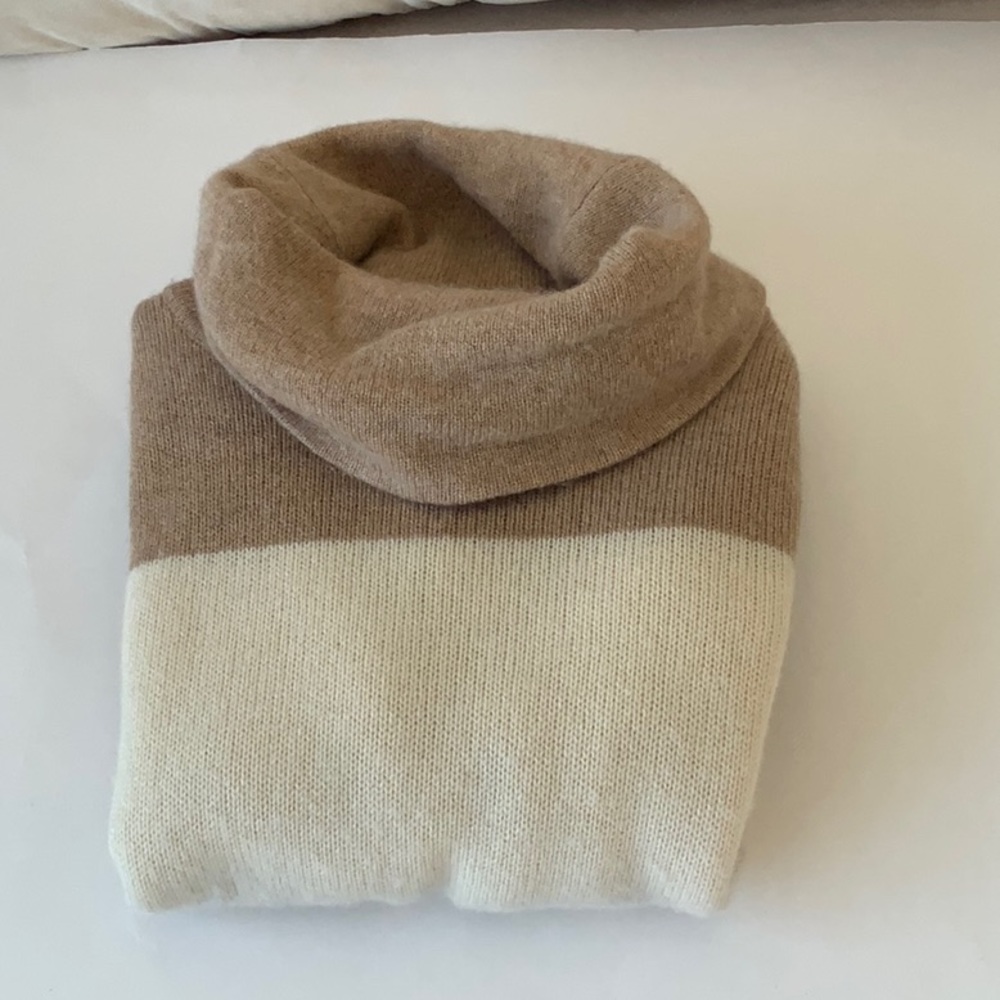 ATHLETA Cashmere sweater